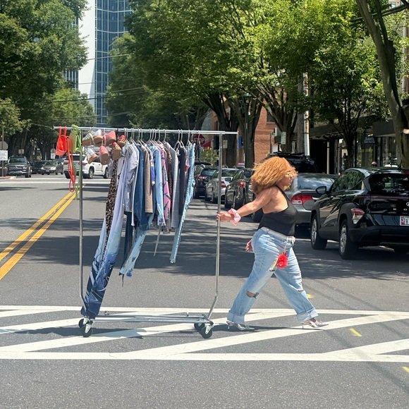 Meet your Posher, Alexis - Picture 3 of 5